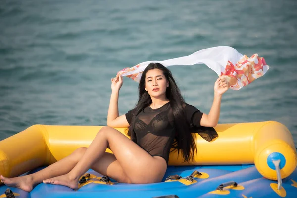 Asiatische Junge Frau Badeanzügen Posiert Sommer — Stockfoto