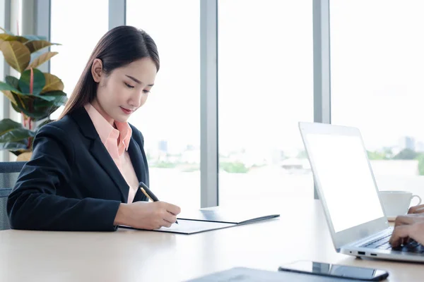 Two Colleagues Businesswoman Businessman Working Office —  Fotos de Stock