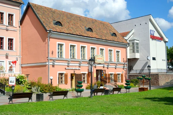 Altbau im Dreifaltigkeitsvorort in Minsk. — Stockfoto