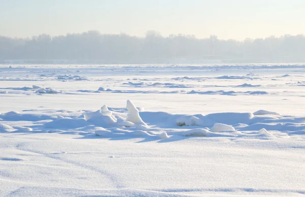 Rivière gelée Neva . — Photo