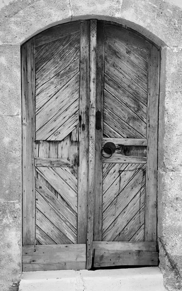 Porta de um edifício antigo em Malia . — Fotografia de Stock