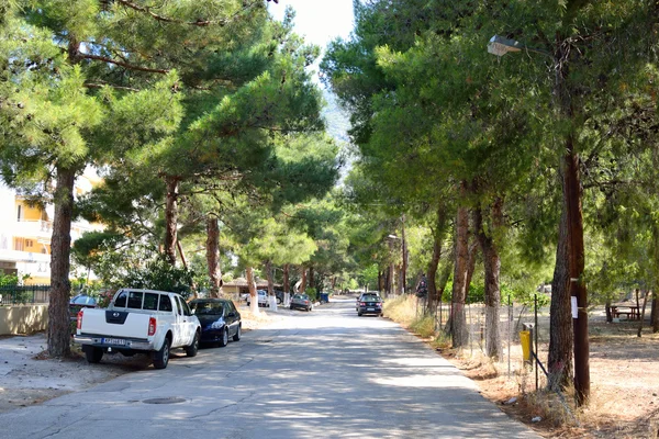 Street in Loutraki. — Stock Photo, Image