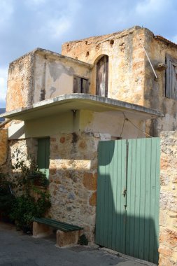 Malia eski kesiminde eski bina.