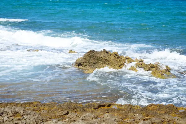 Rocks on the coast of Aegean Sea. — Stock Photo, Image