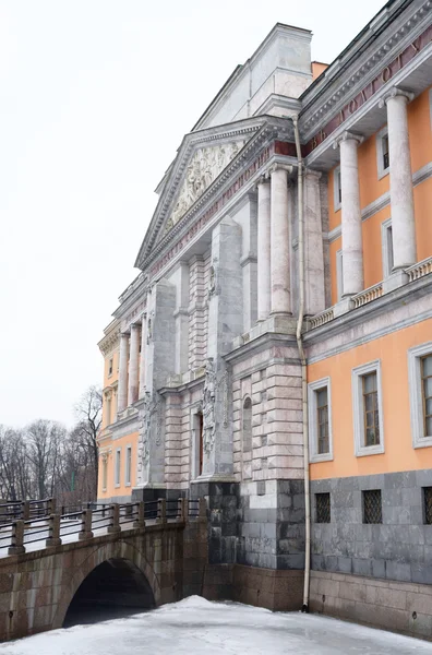 Den Mikhailovskij-slottet (ingenjörer slott ). — Stockfoto