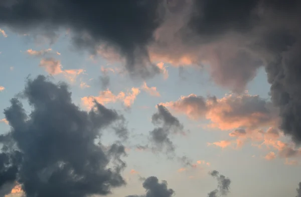 Nuvole al tramonto . — Foto Stock