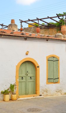 Malia eski kesiminde eski bina.