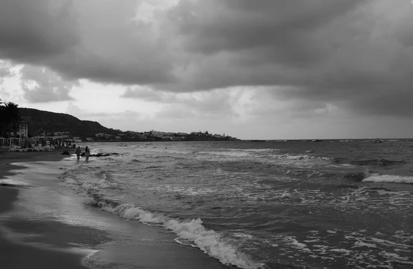 Tramonto estivo nuvoloso sul Mar Egeo . — Foto Stock