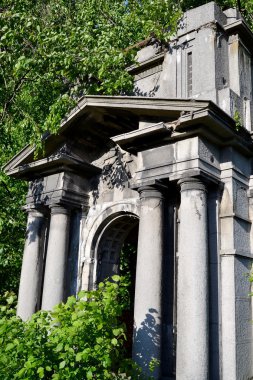 Mezar odasında eski Yahudi Mezarlığı parçası.