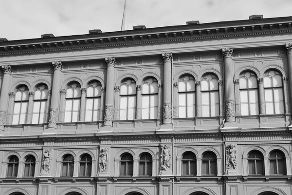 Fragmento de edificio antiguo en Riga . — Foto de Stock