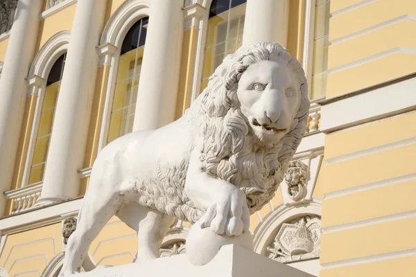 Statua del leone, San Pietroburgo . — Foto Stock