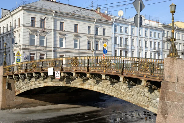 Duże stajnie most na rzece Mojka. — Zdjęcie stockowe