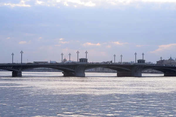 Silueta mostu Zvěstování. — Stock fotografie