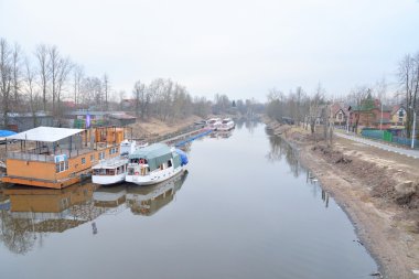 Izhora Nehri görünümünü.