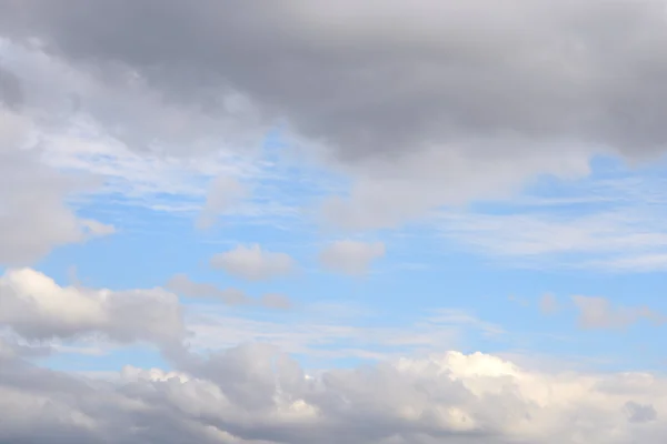 Himmel med cumulusmoln. — Stockfoto