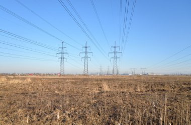 Güç hattı kırsal erken Bahar.