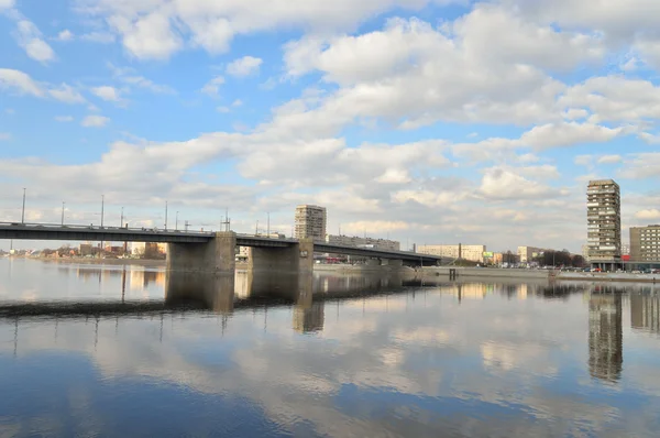 Ponte Volodarsky em São Petersburgo . — Fotografia de Stock