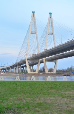 neva Nehri kablo braced köprüden.