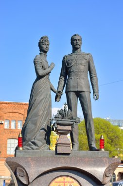 İmparator II ve İmparatoriçe Alexandra Anıtı.