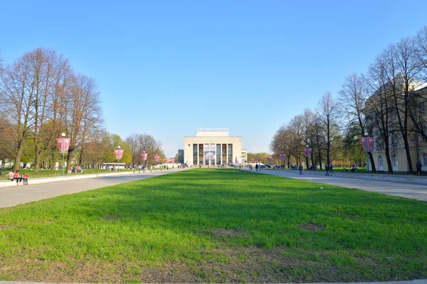 Pionierplatz und Jugendtheater. — Stockfoto