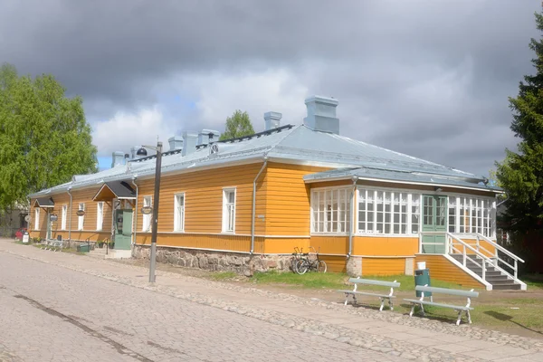 Edifício de madeira velha em Lappeenranta . — Fotografia de Stock