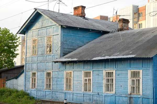 古い木造建物の Sestroretsk で. — ストック写真