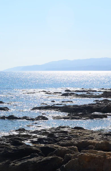 Stenar på kusten av kretensiska havet. — Stockfoto