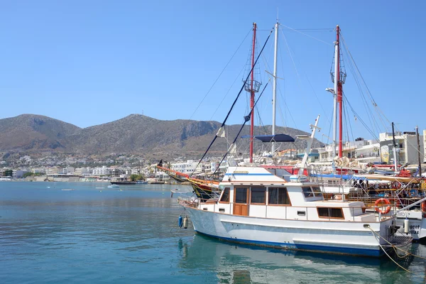 Hafen in limenas chersonisou. — Stockfoto