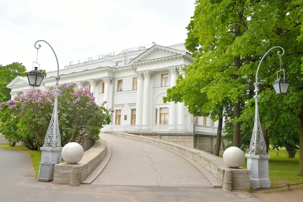 Елагинский дворец в Санкт-Петербурге . — стоковое фото