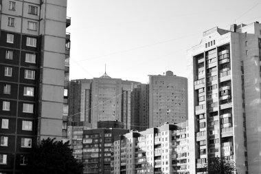 St. Petersburg eteklerinde bina konut.