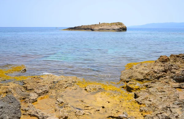 Βράχια στην ακτή του Κρητικού πελάγους. — Φωτογραφία Αρχείου