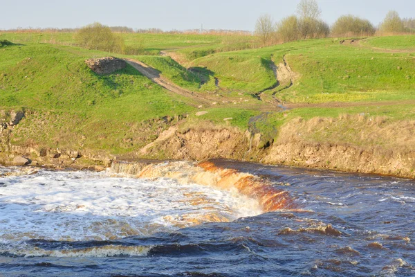 Маленький водоспад на річці . — стокове фото