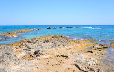 Cretan sahil deniz buzlu.