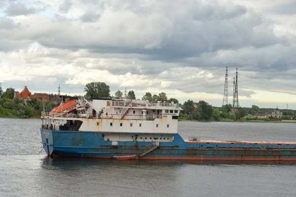 Cargo ship on the river Neva. — Stock Photo, Image