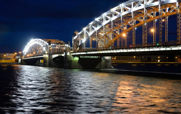 Pedro el Gran Puente por la noche. —  Fotos de Stock