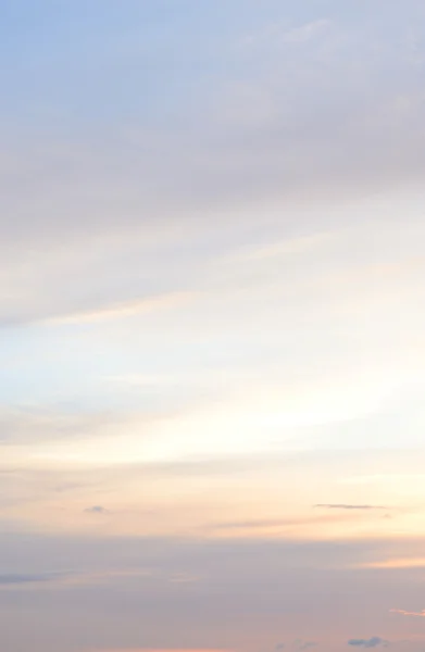 Cielo nuboso al atardecer . — Foto de Stock