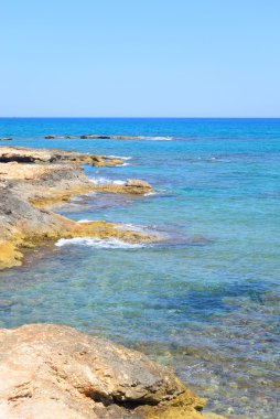 Cretan sahil deniz buzlu.