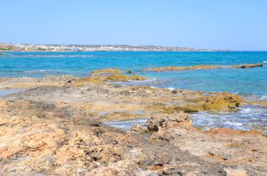 Cretan sahil deniz buzlu.
