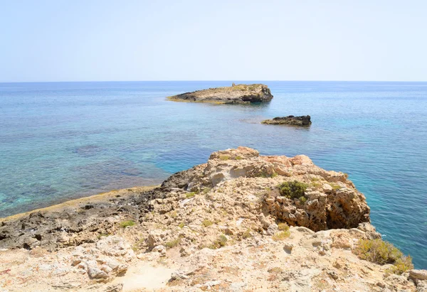 Rocas en la costa del mar de Creta . —  Fotos de Stock