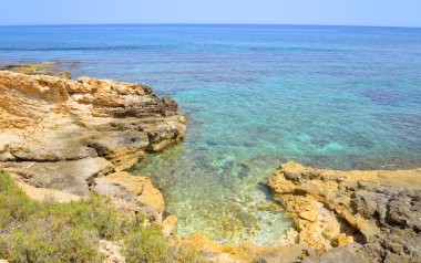 Cretan sahil deniz buzlu.