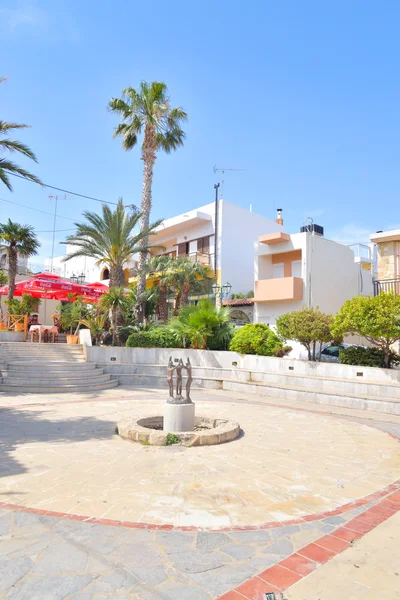 Stadtplatz in Hersonissos. — Stockfoto