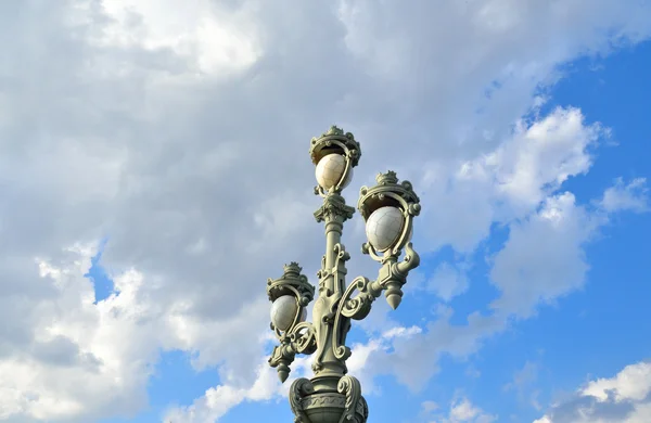 Eski tarzda sokak lambası. — Stok fotoğraf