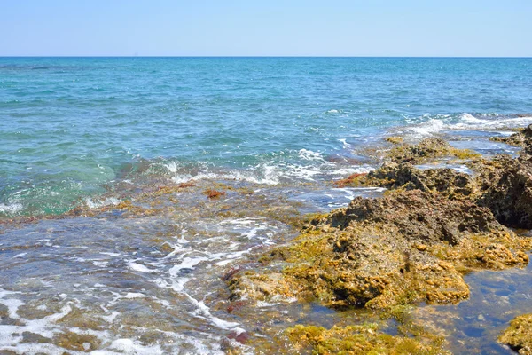 Cretan sahil deniz buzlu. — Stok fotoğraf