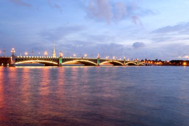 Gece Trinity Köprüsü.