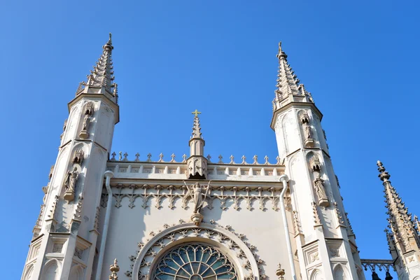 Gothic chapel in Peterhof. — Stock Photo, Image