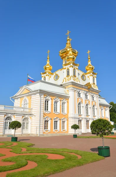 Peter- und Paulskirche im Großen Peterhof. — Stockfoto