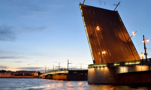 Foundry Bridge à noite . — Fotografia de Stock