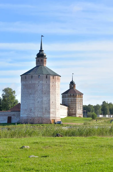 Monastero di Kirillo-Belozersky di giorno . — Foto Stock