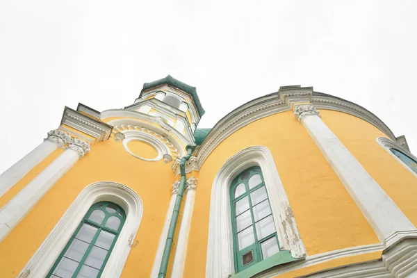 Katedralen i st. paul i gatchina, Ryssland. — Stockfoto