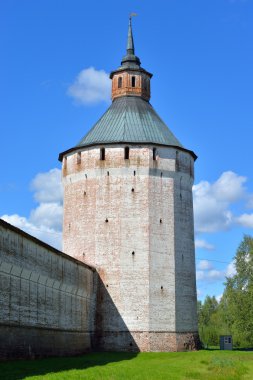 Kale Kirillo Belozersky kule manastır gündüz.
